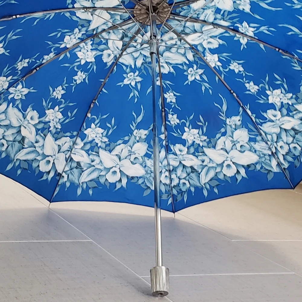 Vintage Floral Sun/Rain Umbrella, Bi-Fold, Made In Kwangchow, Blue,White, Nylon - Picture 7 of 14